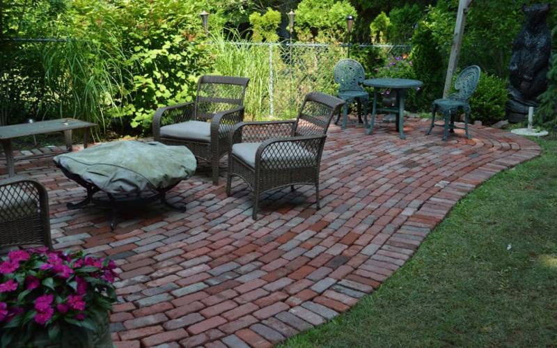 معرفی ارزانترین کفپوش حیاط