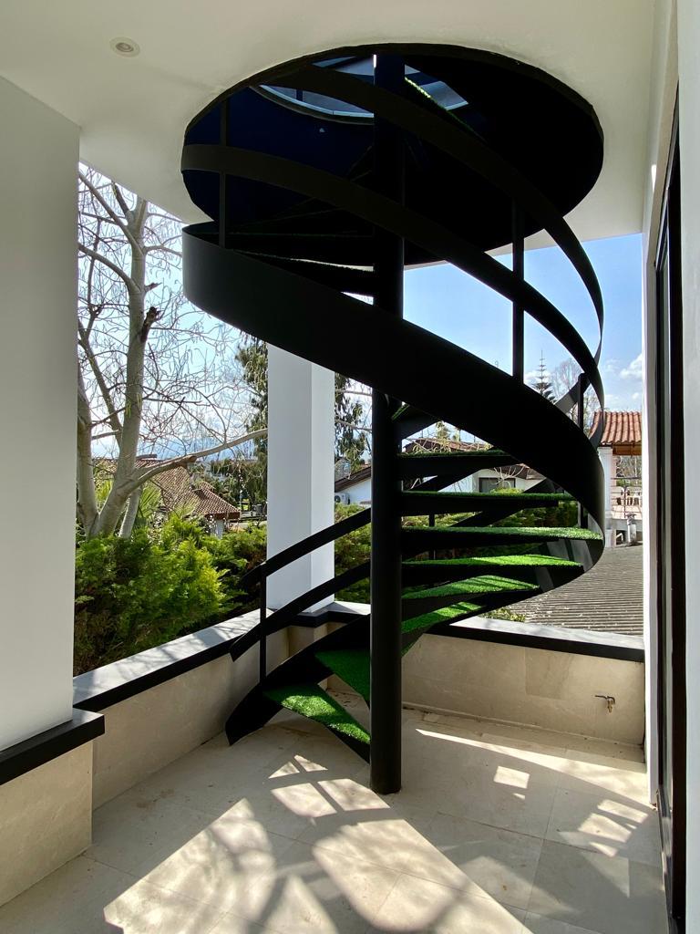 ویلای 370 متری شهرك (وازيوار ) 