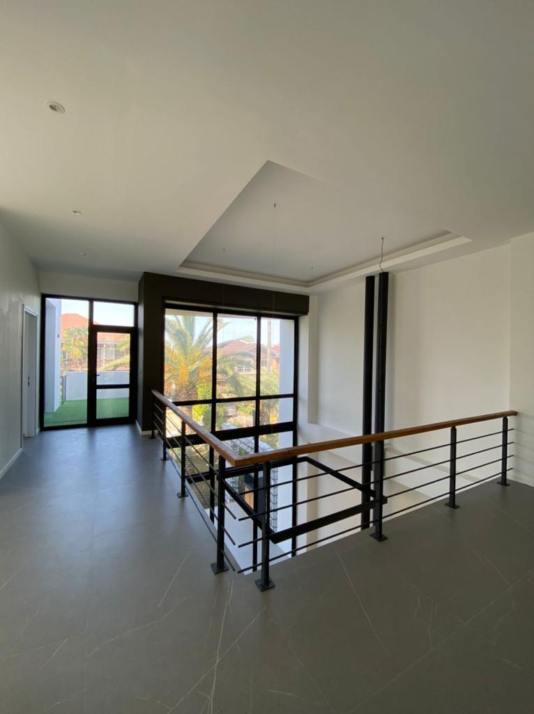 ویلای 370 متری شهرك (وازيوار ) 