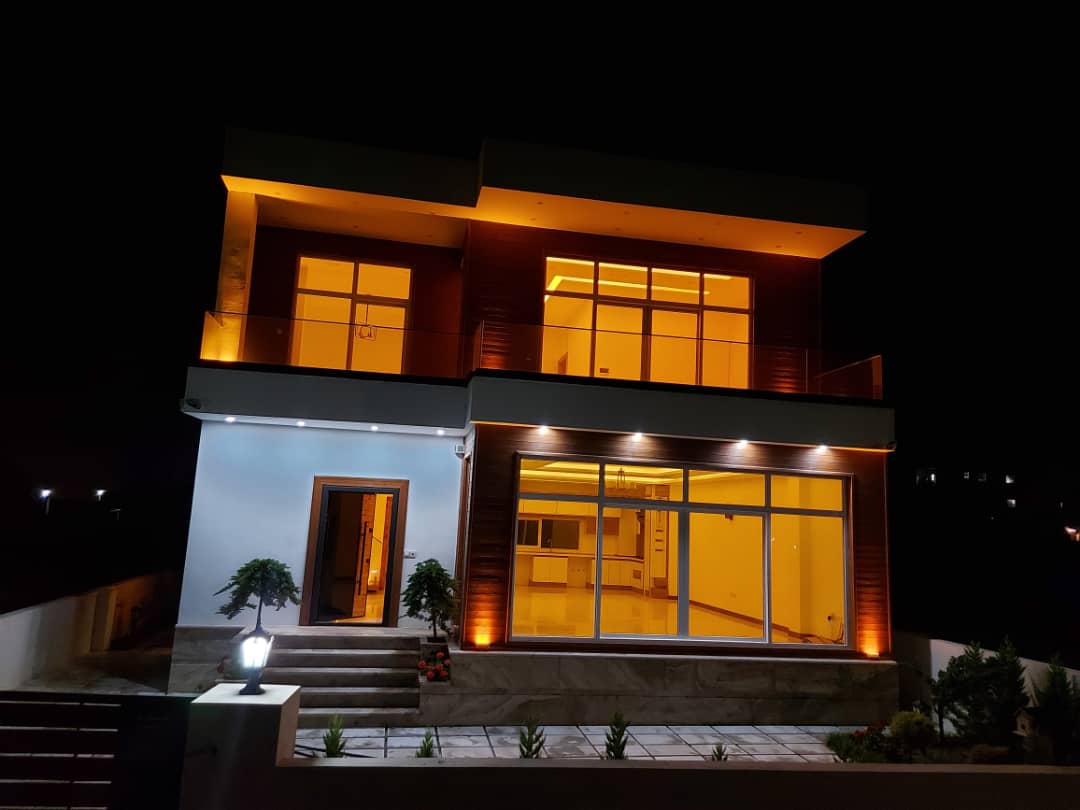 ویلای 380 متری لاکچری و دوبکلس ونوش