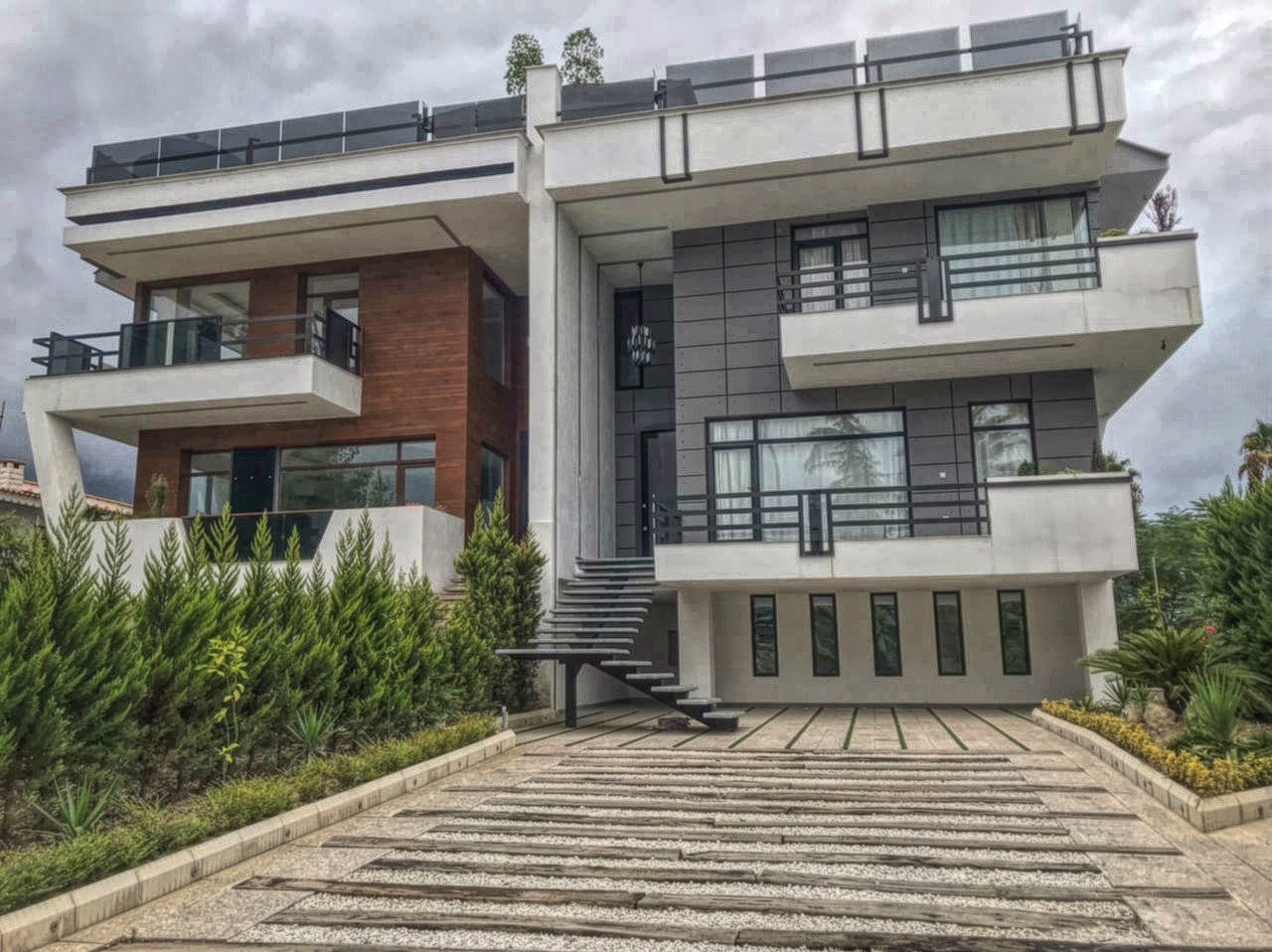 ویلای 480 متری مدرن و دوبلکس ساحلی چلک