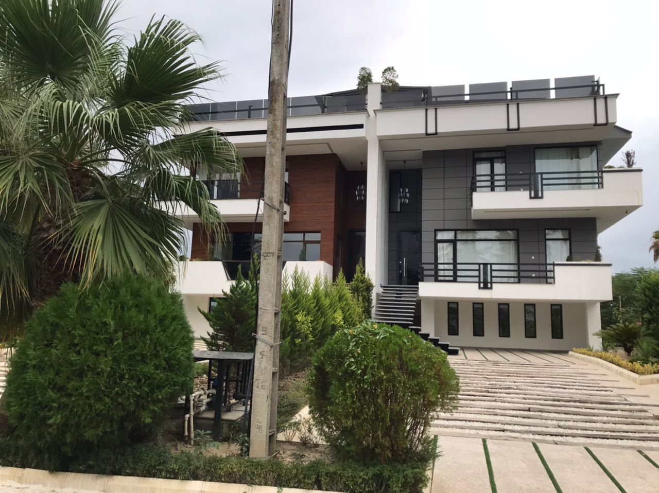 ویلای 480 متری مدرن و دوبلکس ساحلی چلک