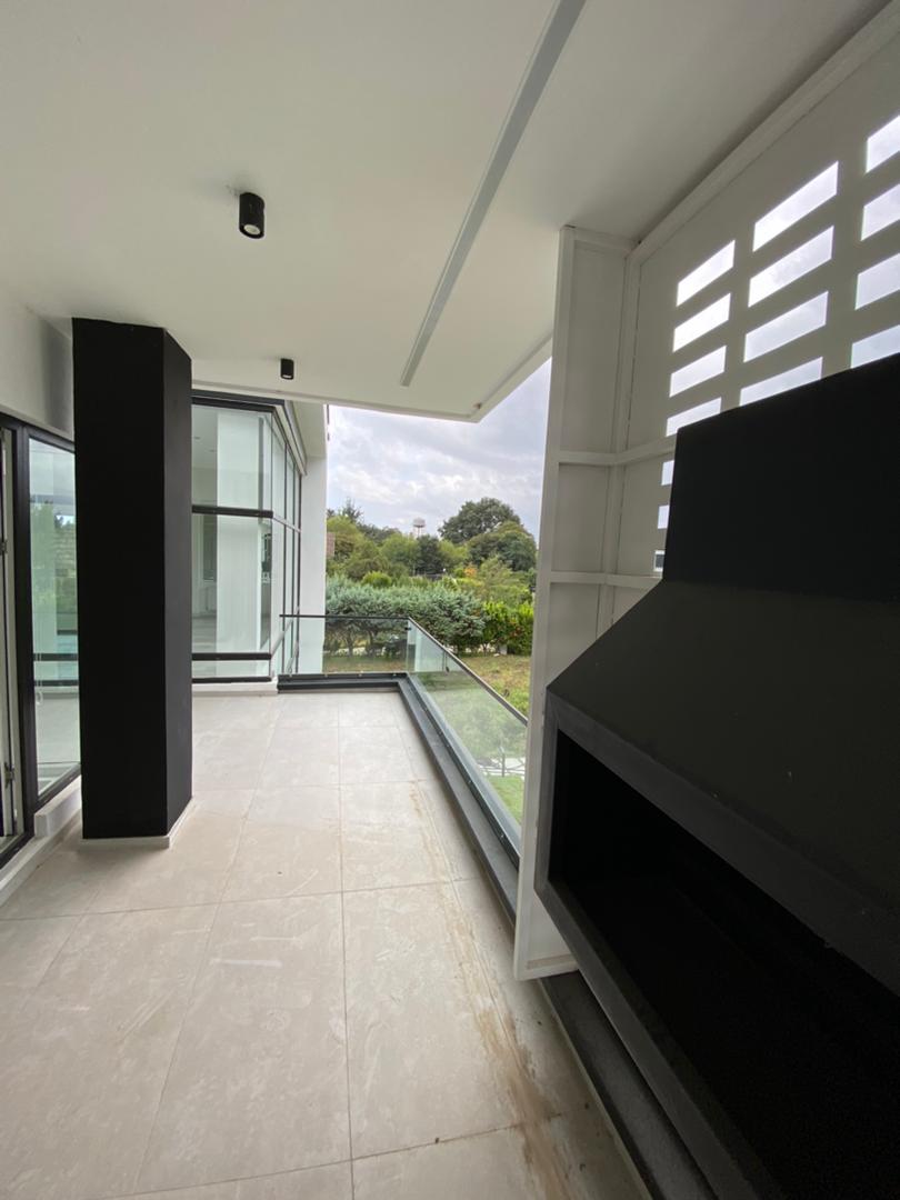 ویلای 700متری دوبلکس ومدرن شهرکی