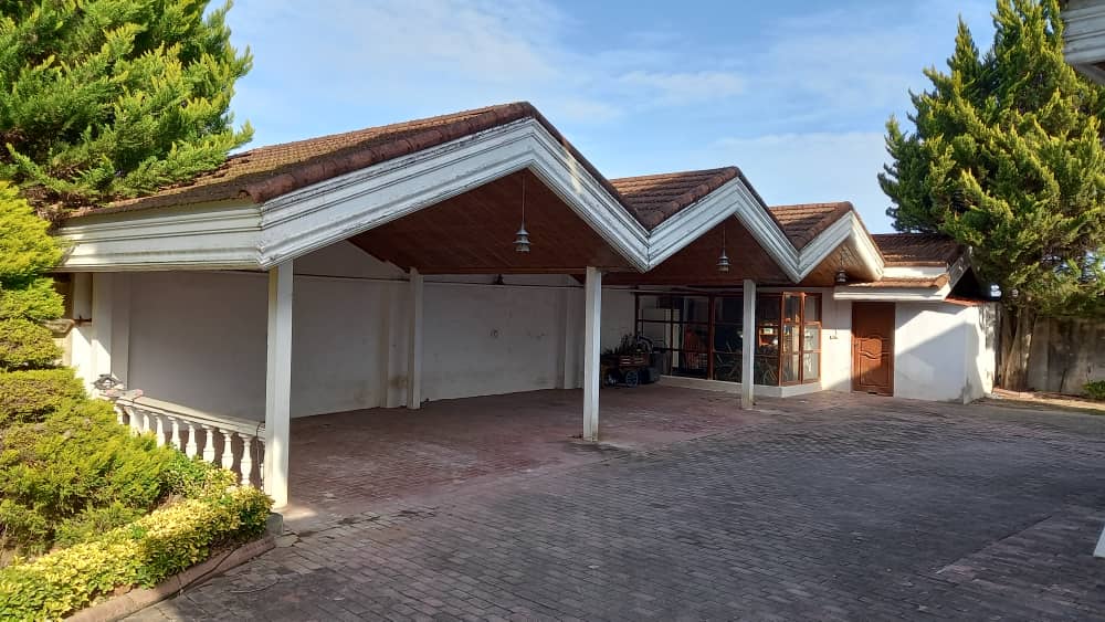 ویلای باغ 5440 متری با ویو استثنائی