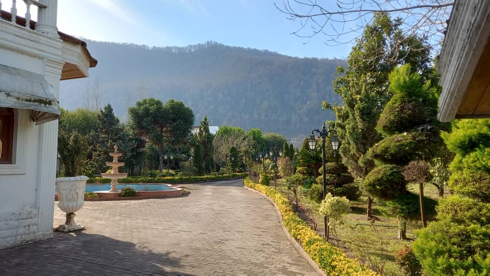 ویلای باغ 5440 متری با ویو استثنائی