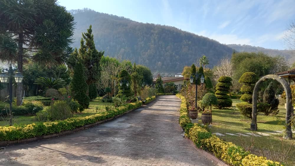 ویلای باغ 5440 متری با ویو استثنائی