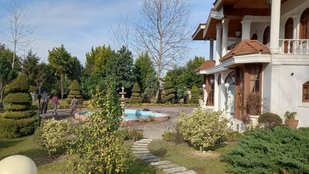 ویلای باغ 5440 متری با ویو استثنائی