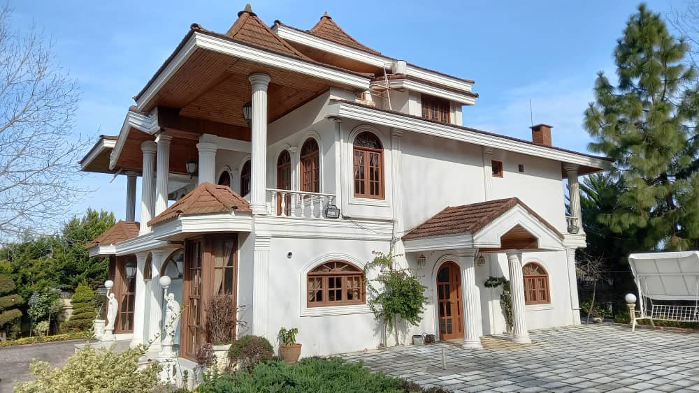 ویلای باغ 5440 متری با ویو استثنائی