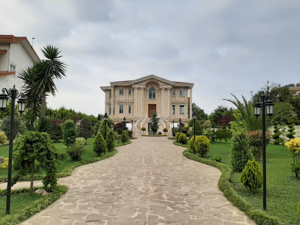 ویلای 2800 متری لاکچری و مدرن ساحلی