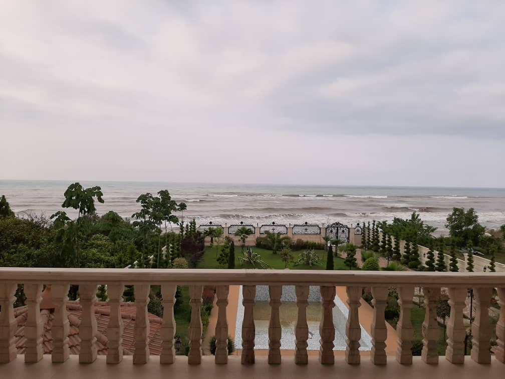 ویلای 2800 متری لاکچری و مدرن ساحلی