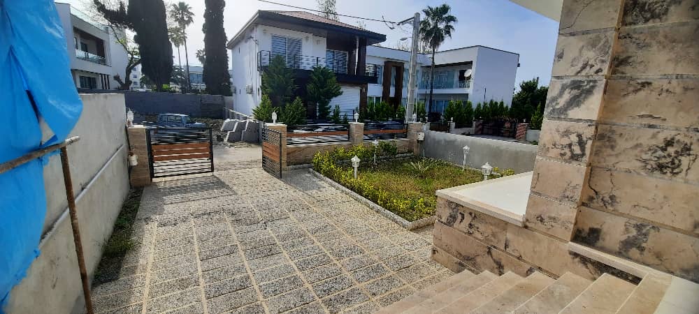 ویلای 400  متری شهرکی با ویو استثنائی جنگل و دریا