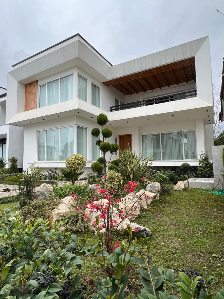 ویلای 520 متری لاکچری و  شهرکی 