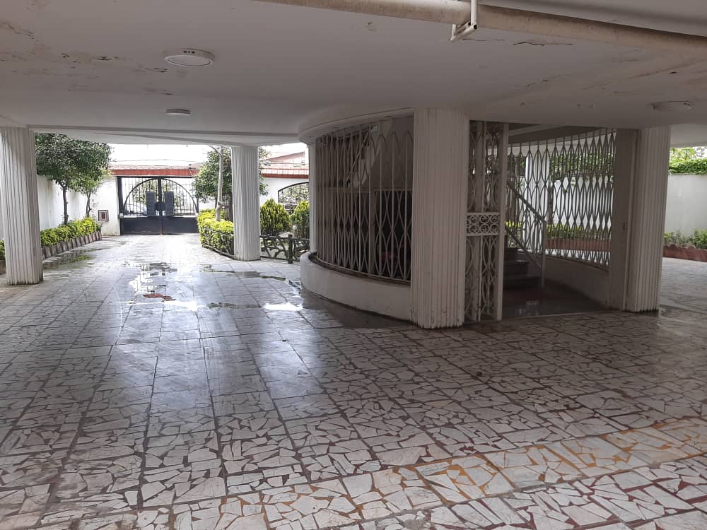 آپارتمان 6طبقه بازسازی شده 