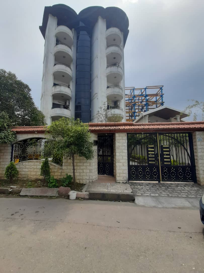 آپارتمان 6طبقه بازسازی شده 