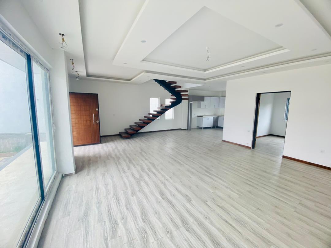 ویلای ۳۰۰ متری دوبلکس با ویو 360 درجه