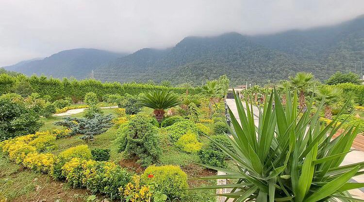 ویلا باغ 6000 متری لوکیشن عالی و برند