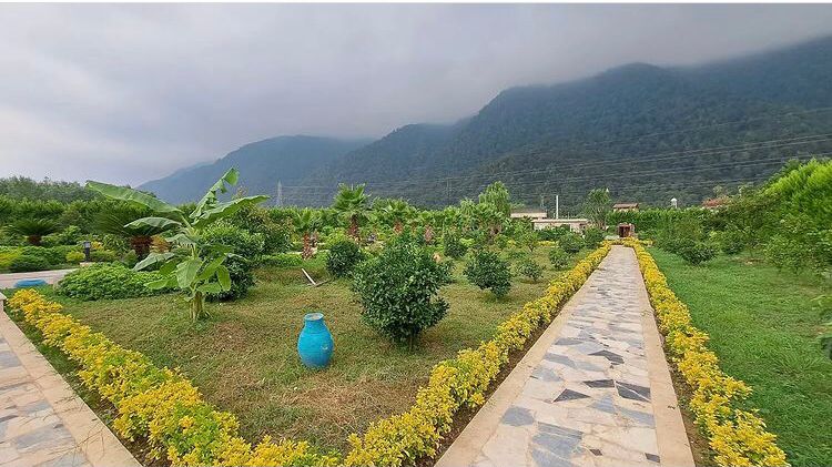 ویلا باغ 6000 متری لوکیشن عالی و برند