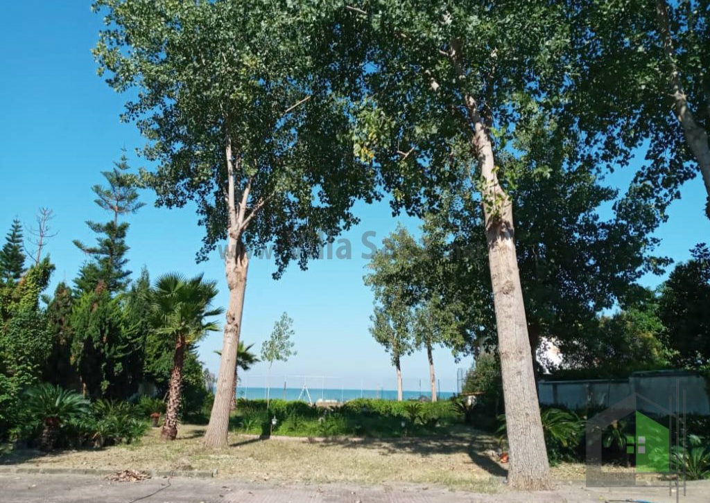 ویلای 2200 متری ساحلی پلاک یک چلندر