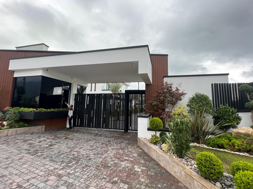 ویلای 1300 متری لاکچری ساحلی