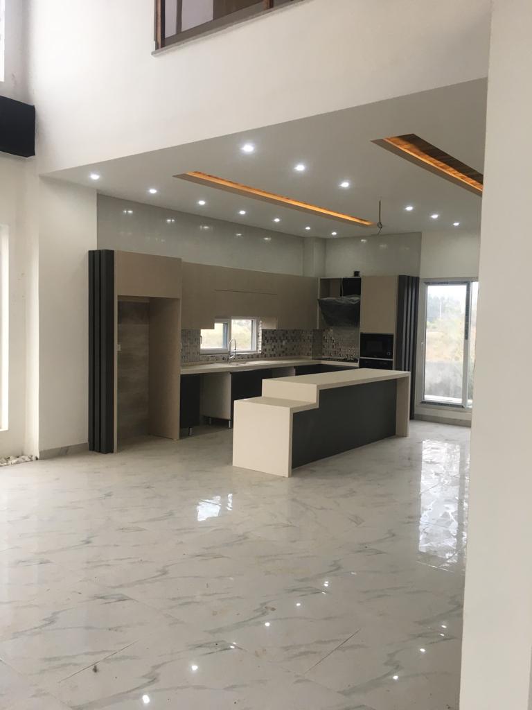 ویلای 6000 متری دوبلکس و مدرن ونوش