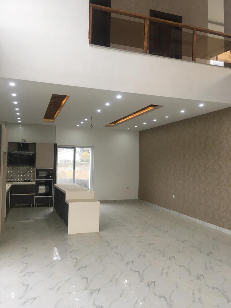 ویلای 6000 متری دوبلکس و مدرن ونوش