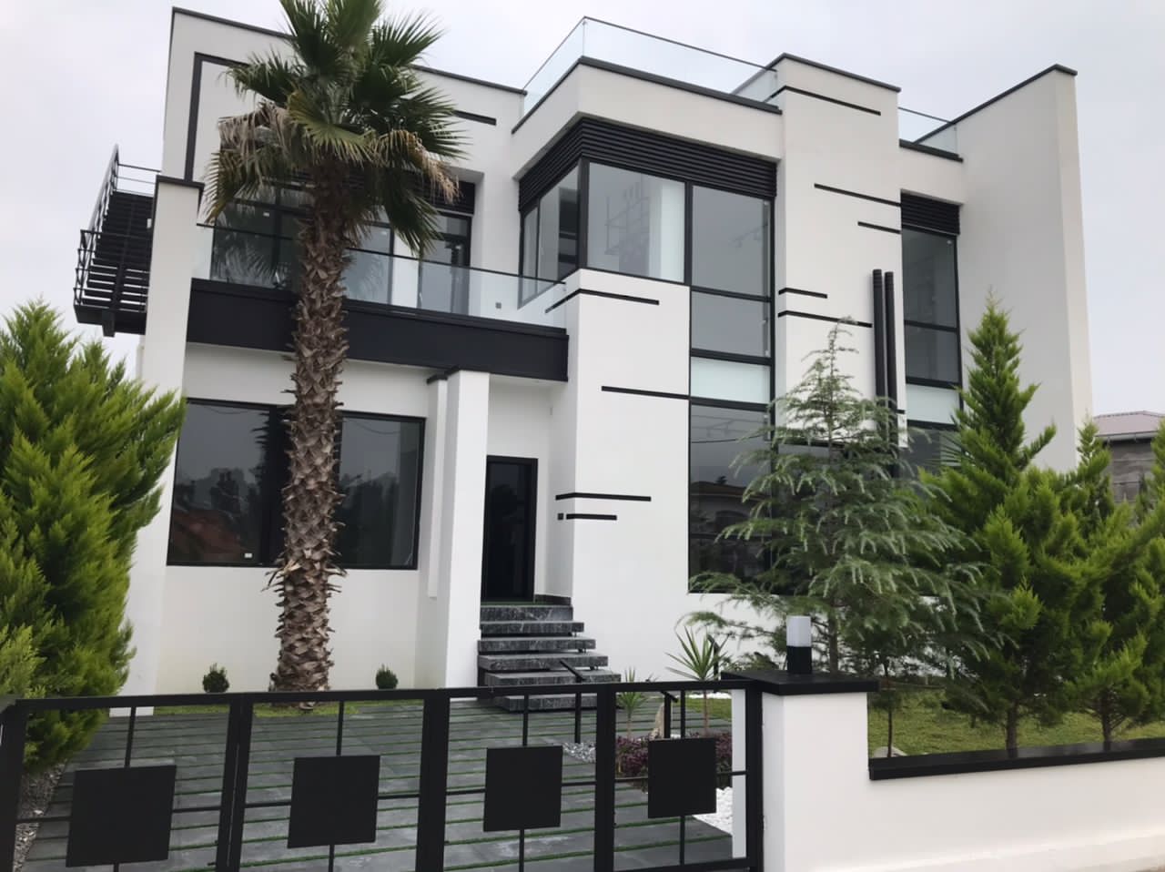 ویلای  ۳۲۰ متری لوکس و شهرکی برند