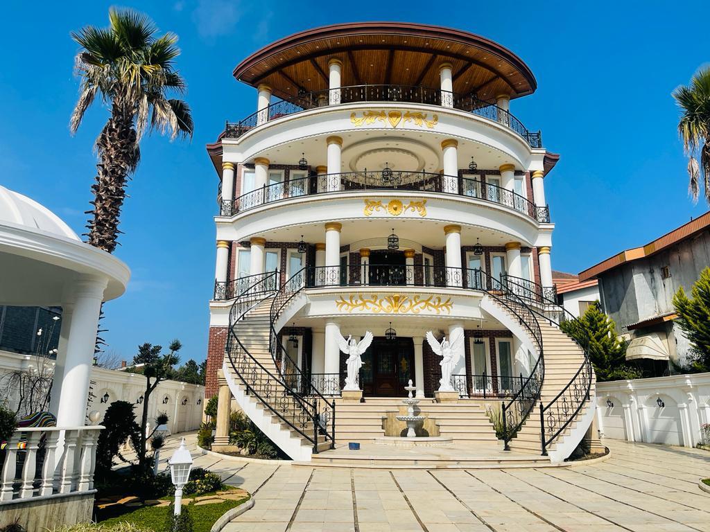 کاخ ویلای ۱۲۰۰متری چلندر