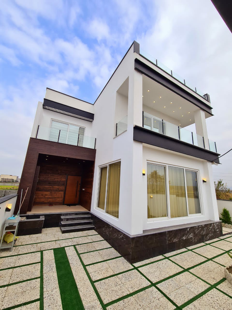 ویلا235 متری مستقل رویان