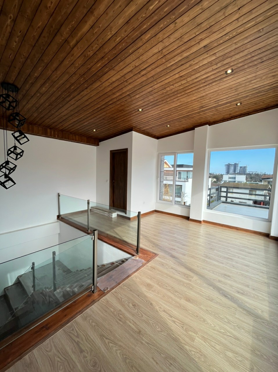 ویلا 320 متری دوبلکس ونوش 