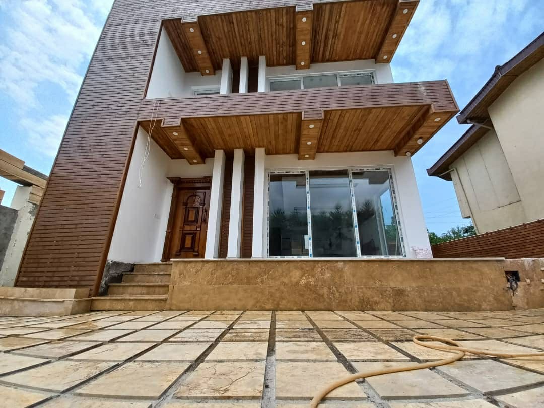 ویلا 260 متری مدرن لوکس استخر دار 