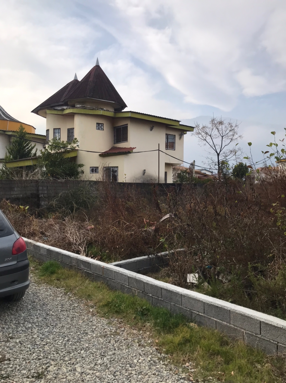 دو قواره زمین ۳۰۰ و ۲۵۰ متری سی دشت ملکار