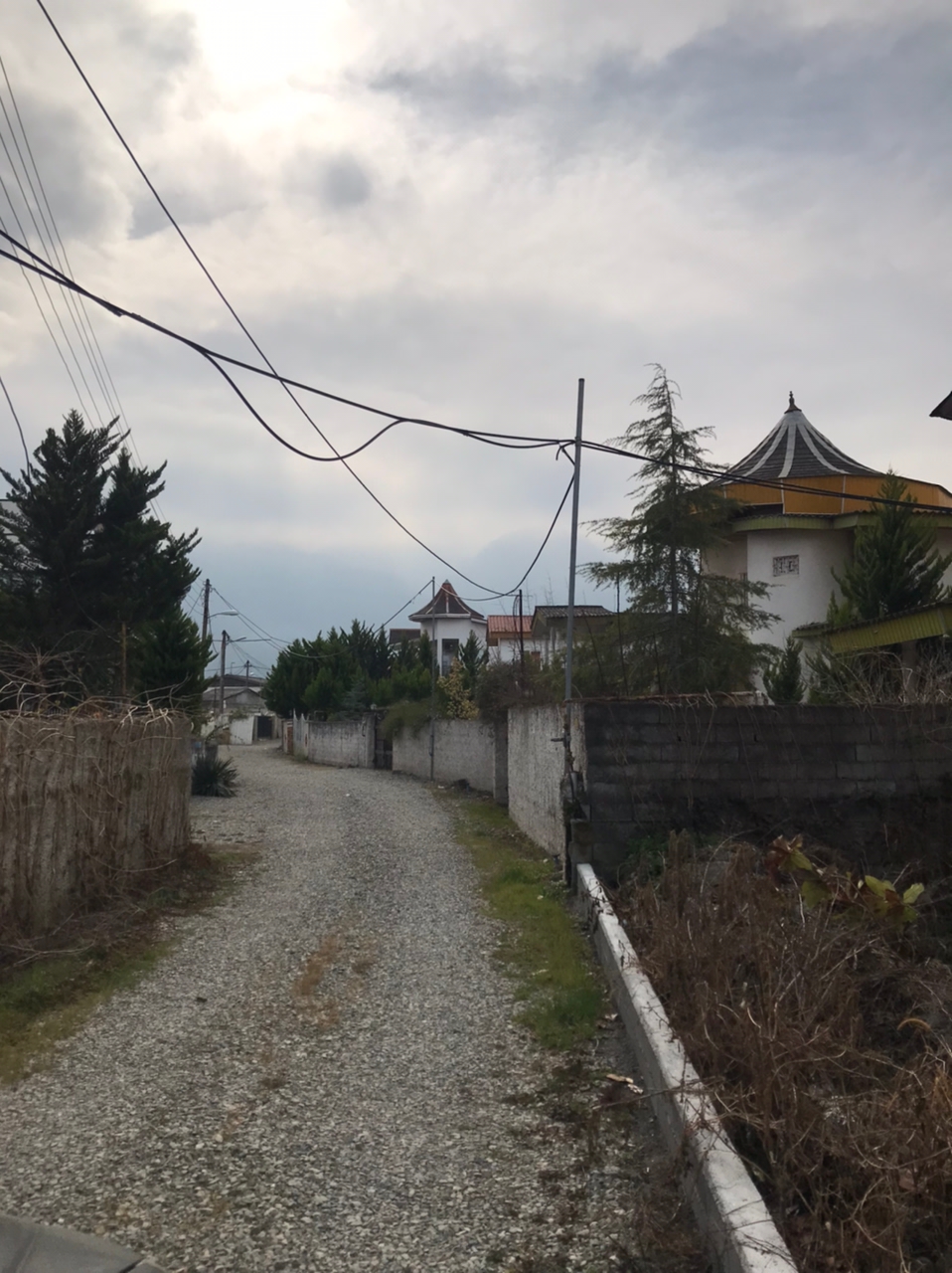 دو قواره زمین ۳۰۰ و ۲۵۰ متری سی دشت ملکار