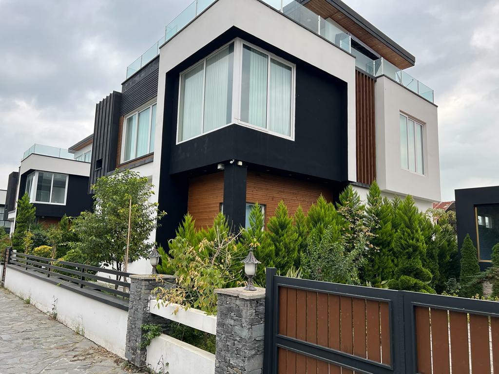 ویلای 500 متری ساحلی چلک