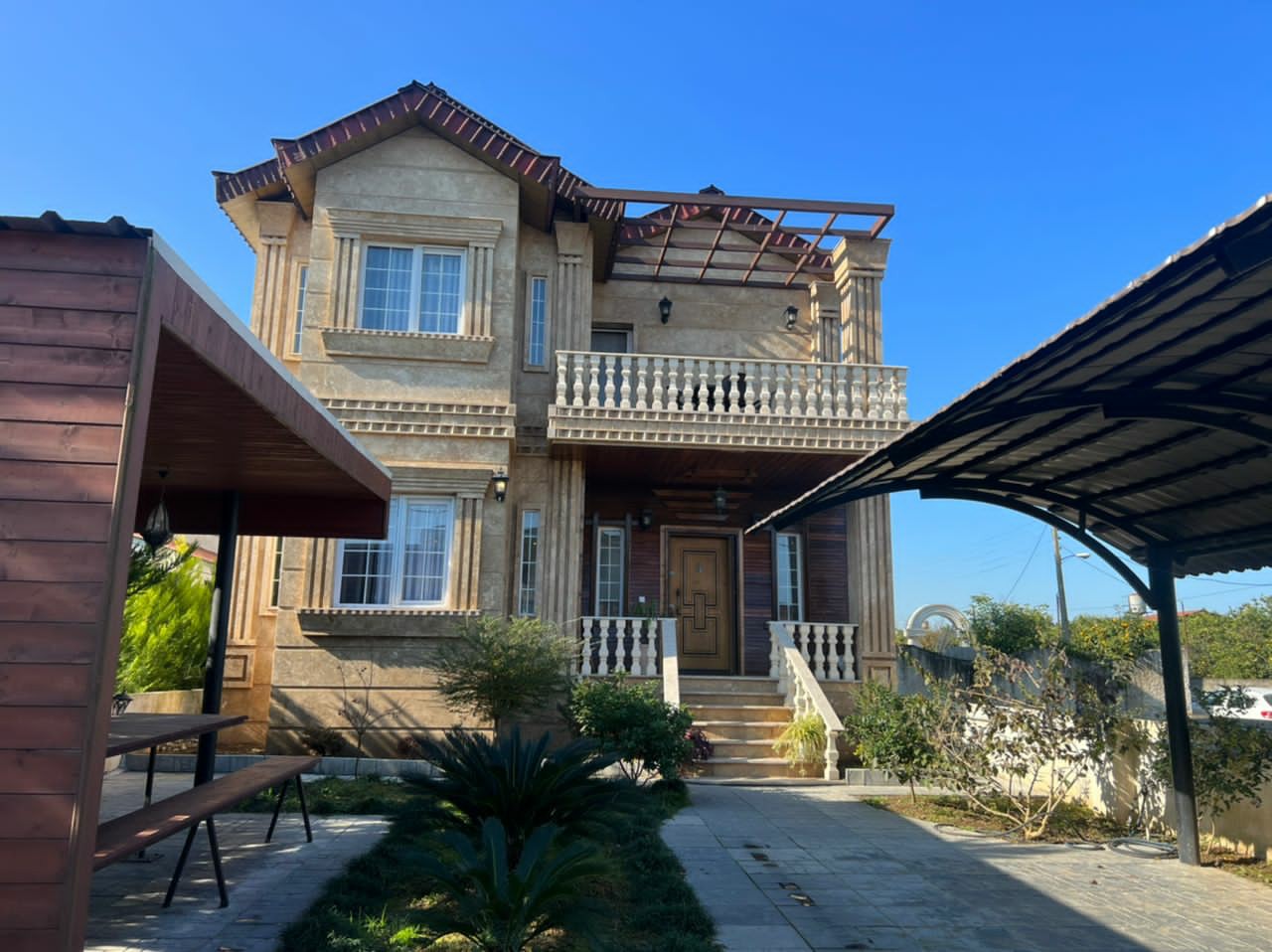 ویلا 260 متری نوساخت نوشهر 