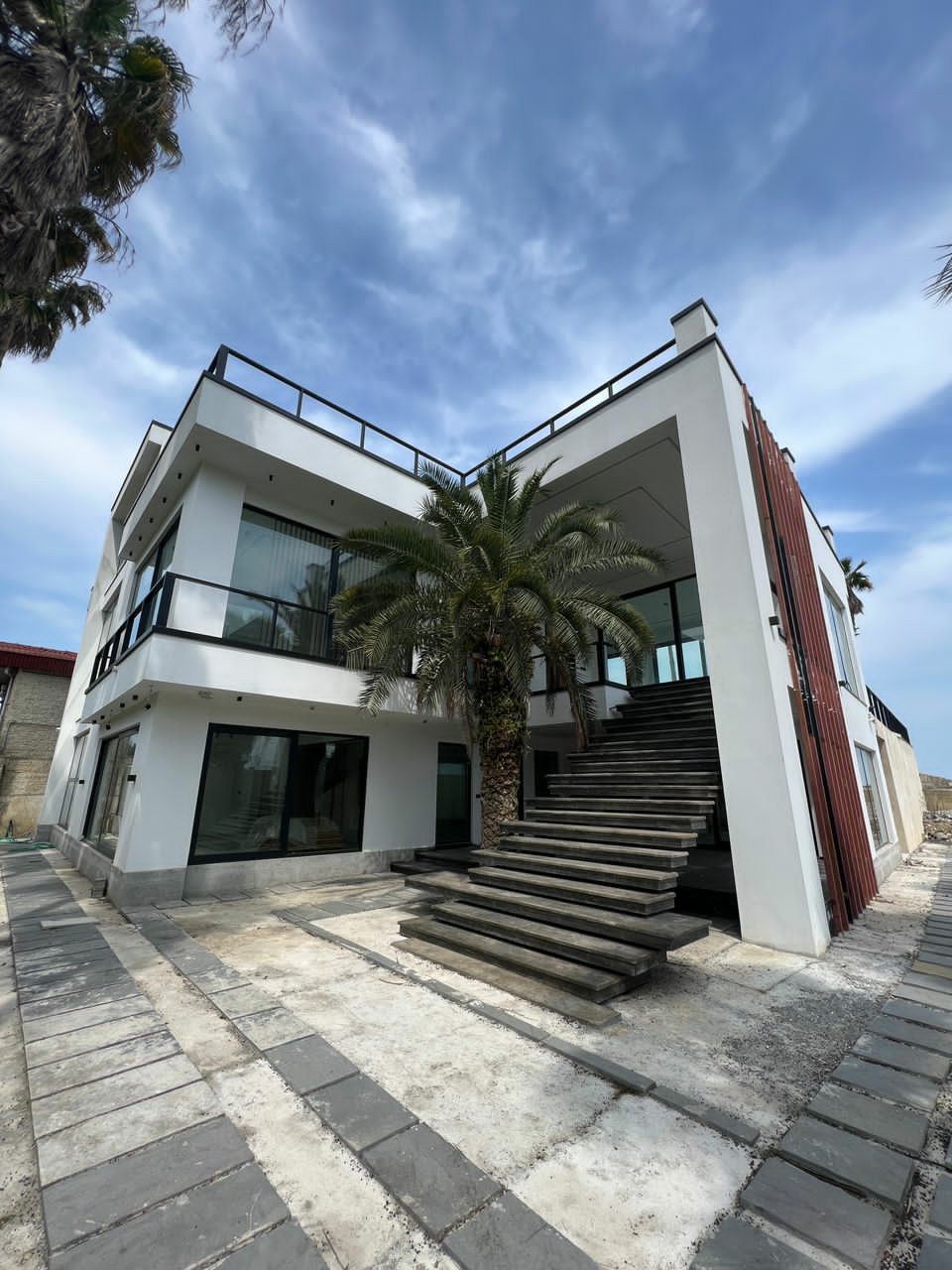 سه ویلای 750 متری جاده به ساحل نوشهر