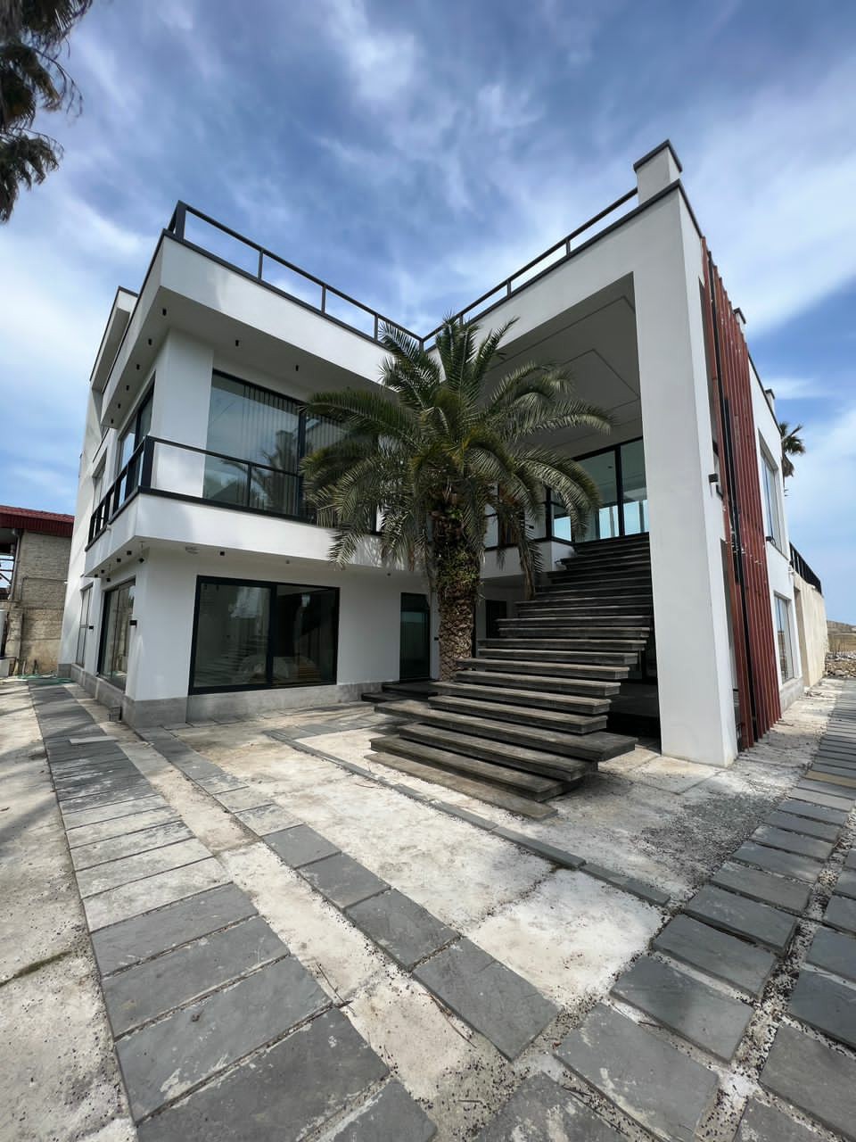 سه ویلای 750 متری جاده به ساحل نوشهر