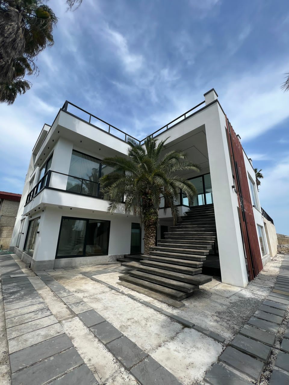 سه ویلای 750 متری جاده به ساحل نوشهر