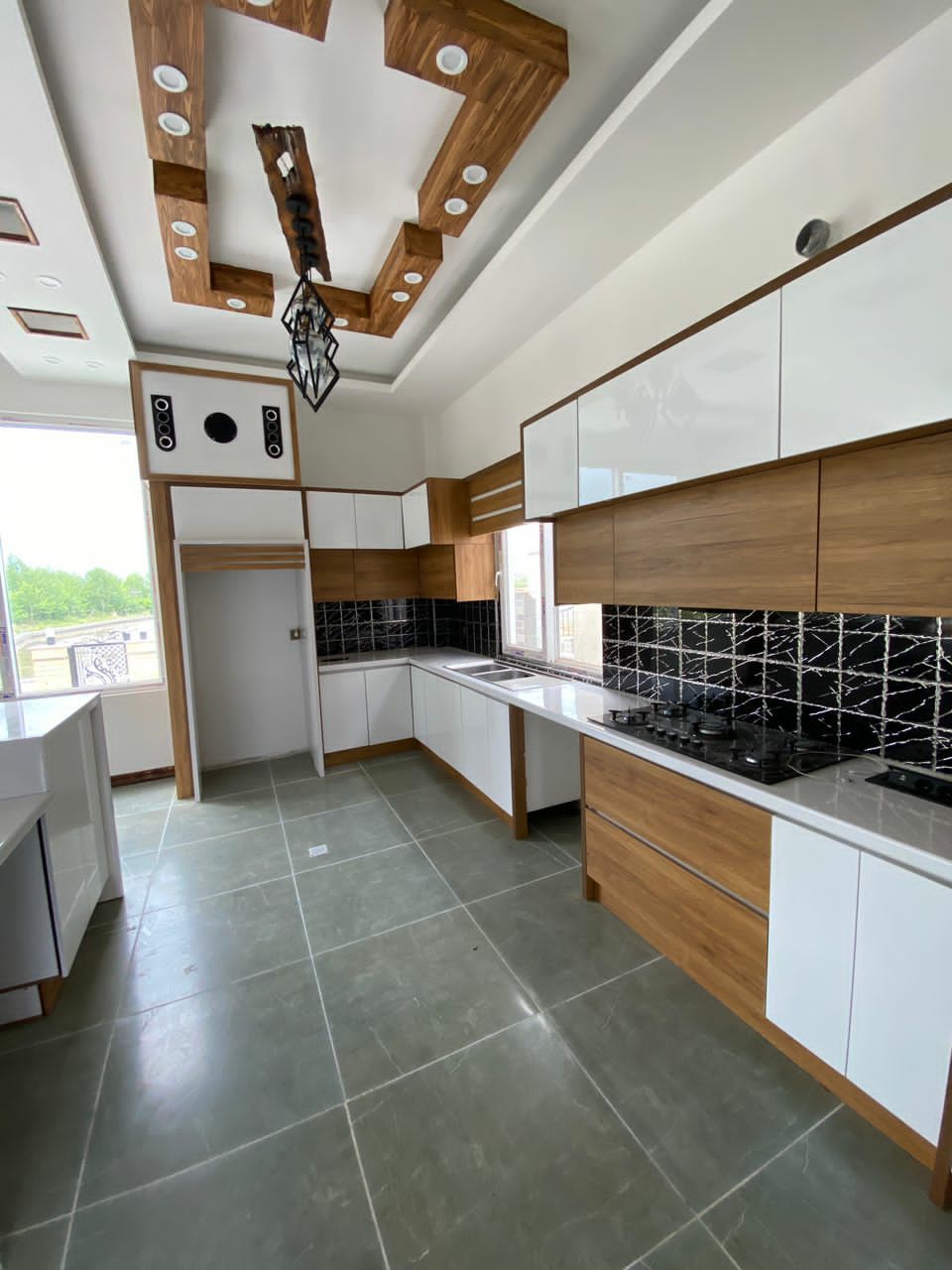 ویلا 360 متری مدرن نوساخت ملکار 