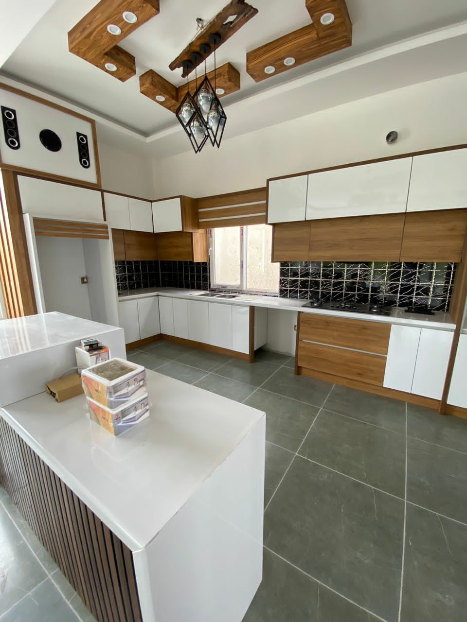 ویلا 360 متری مدرن نوساخت ملکار 