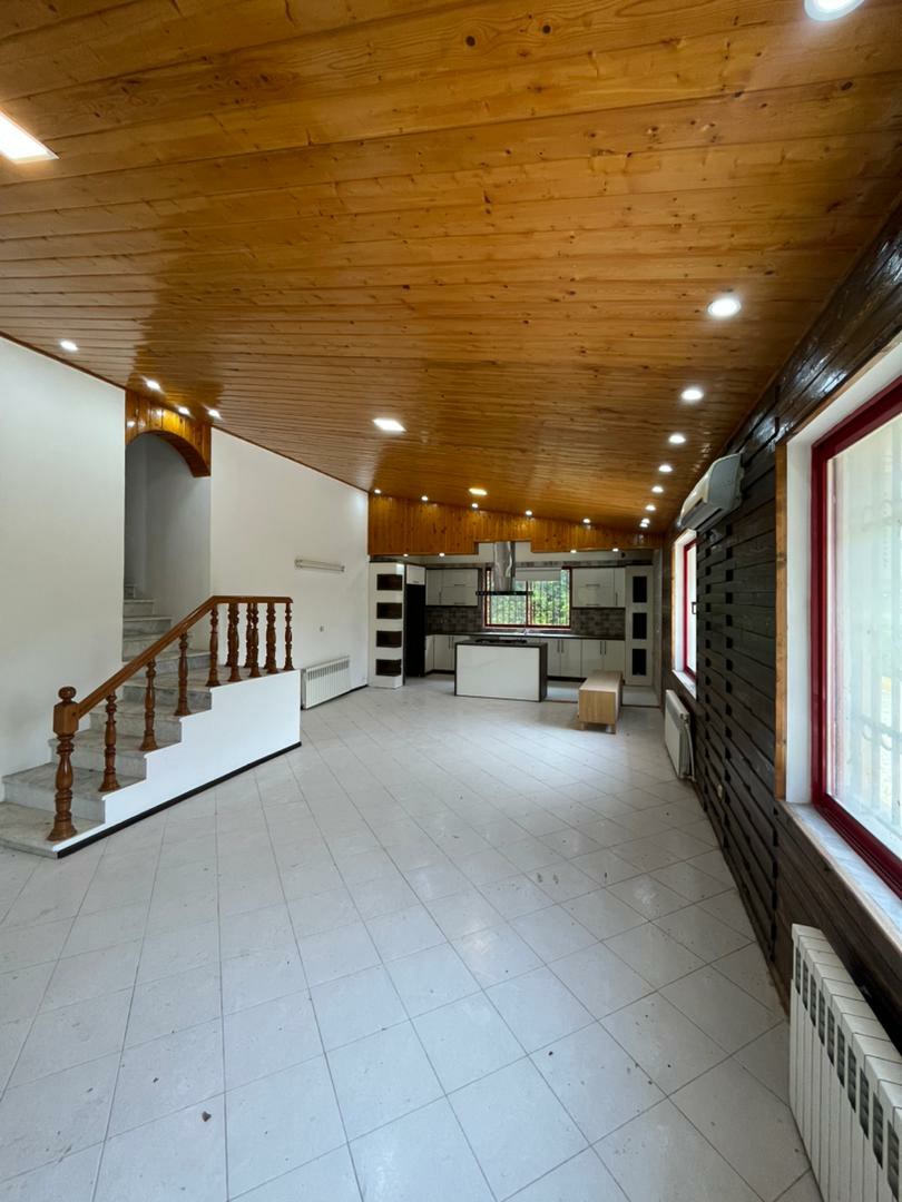 ویلا 330 متری داخل شهرک چلک 