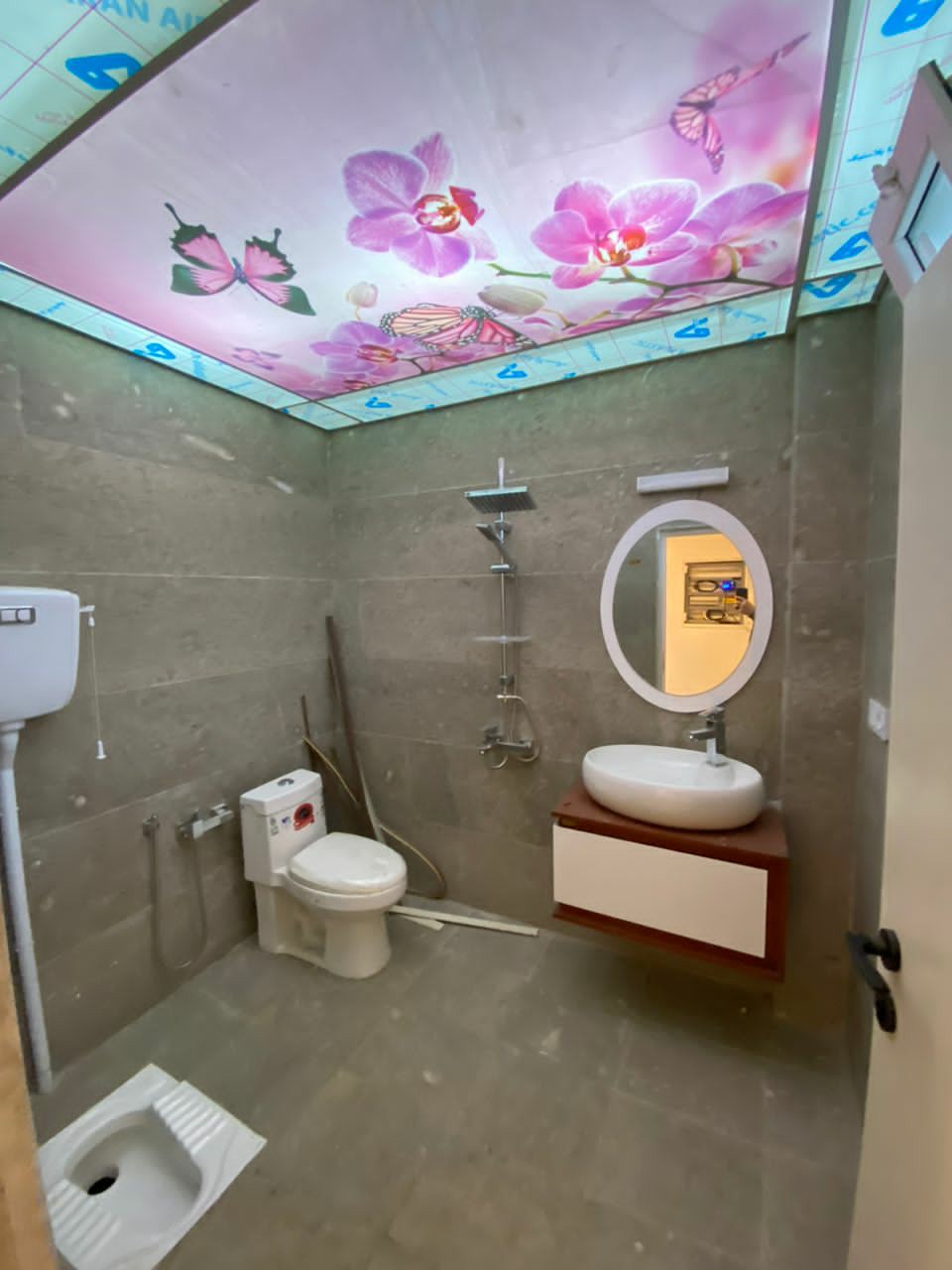 ویلا 528 متری داخل شهرک 