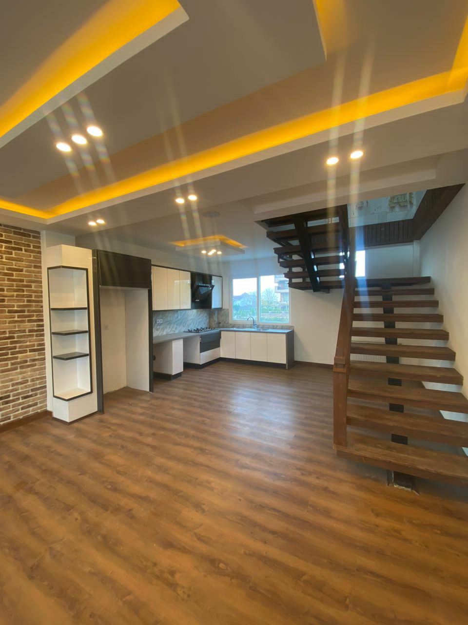 ویلا 528 متری داخل شهرک 