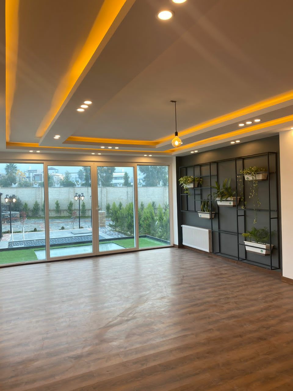 ویلا 528 متری داخل شهرک 