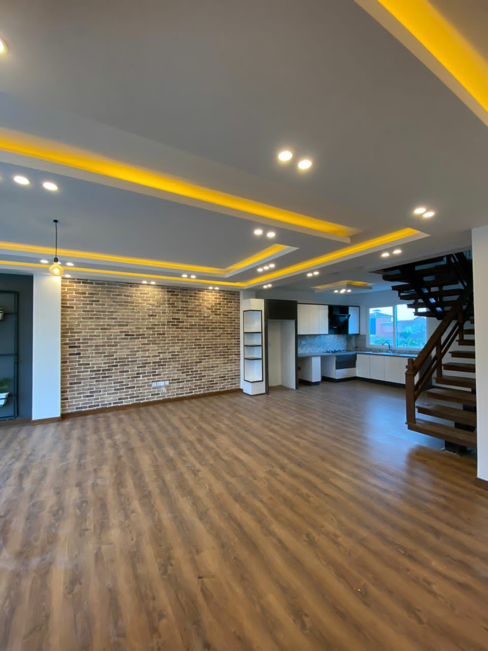 ویلا 528 متری داخل شهرک 