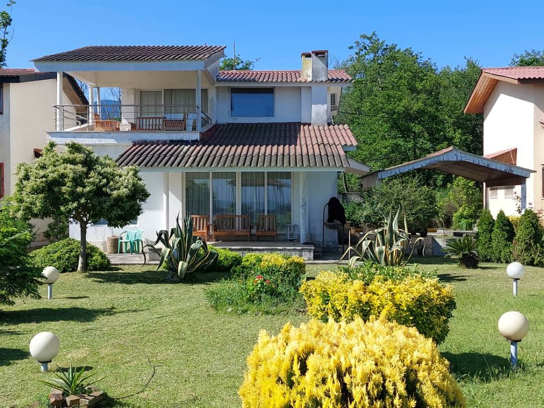 ویلا 1350 متری ساحلی  شهرکی