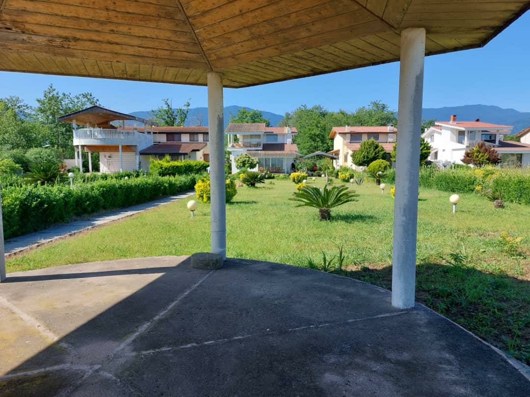 ویلا 1350 متری ساحلی  شهرکی