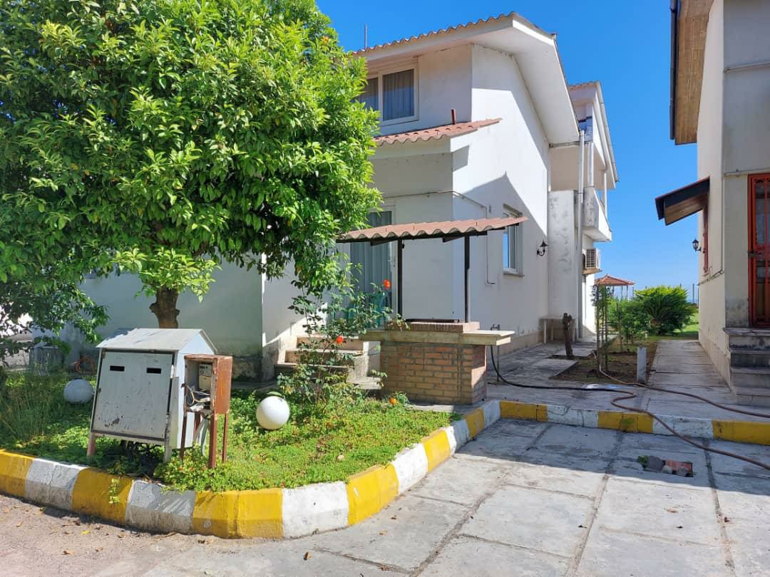 ویلا 1350 متری ساحلی  شهرکی