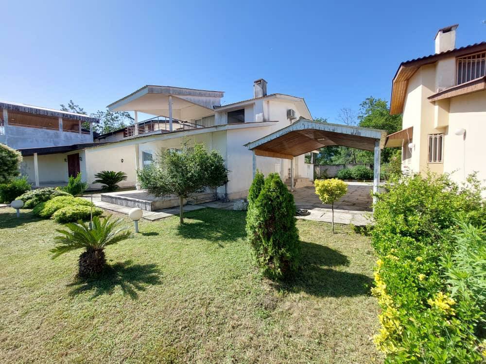 ویلا 1350 متری ساحلی  شهرکی