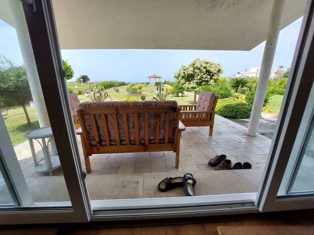 ویلا 1350 متری ساحلی  شهرکی