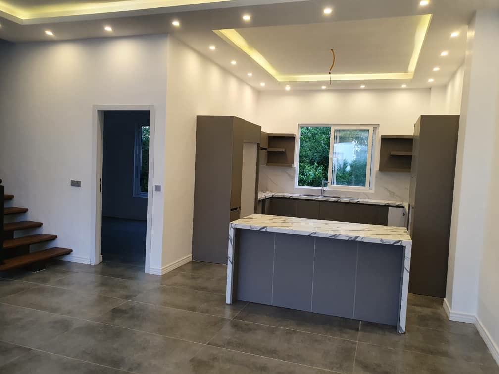 ویلا 305 متری نخ شمال 